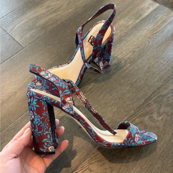 Gianni Bini Floral block heel - Picture 2 of 4